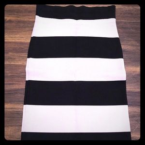 Black and cream stripped skirt